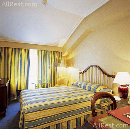 Lopez de Haro Hotel 6